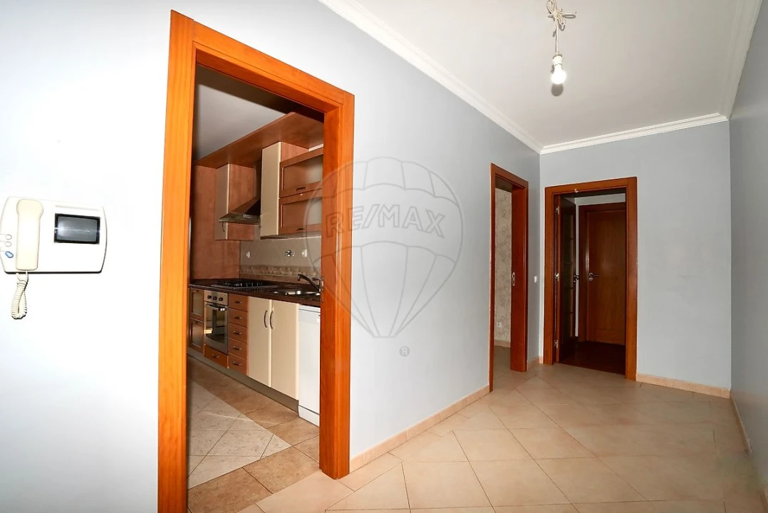 Apartamento T1 para Venda em Carregado e Cadafais Foto 9