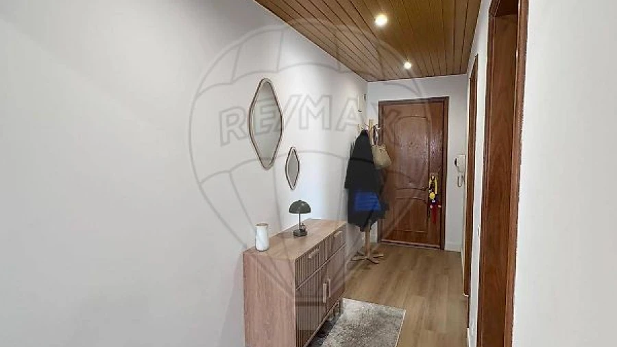 Apartamento T2 para Venda em Carregado e Cadafais