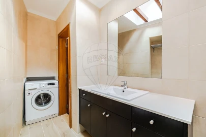 Apartamento T2 para Arrendamento em Misericórdia