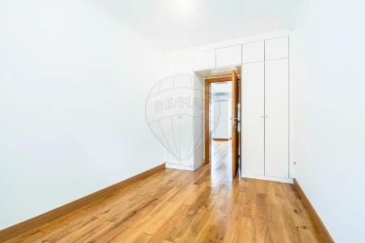 Apartamento T2 para Arrendamento em Misericórdia