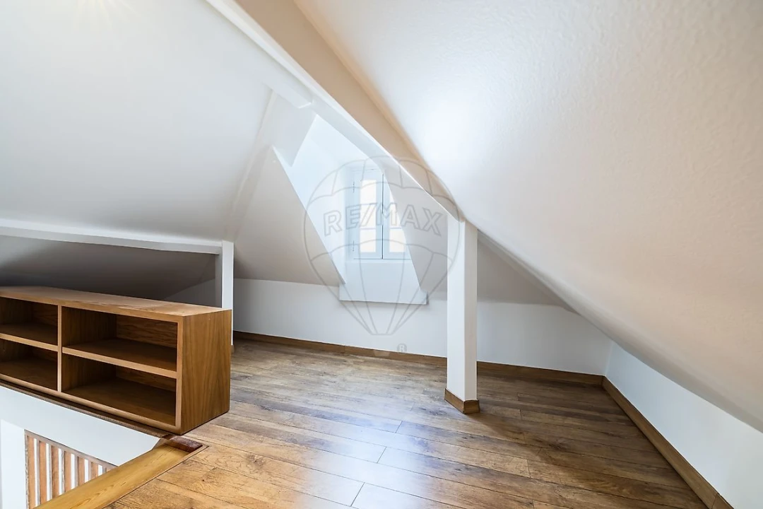 Apartamento T2 para Arrendamento em Misericórdia Foto 25
