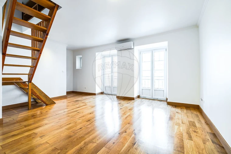 Apartamento T2 para Arrendamento em Misericórdia Foto 23