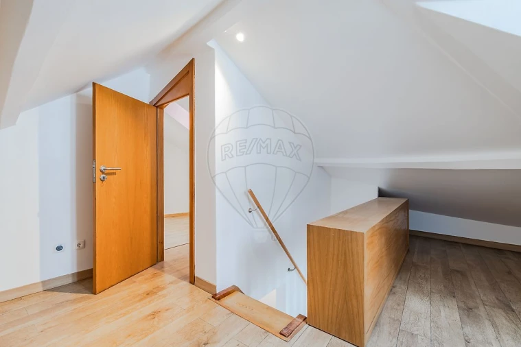 Apartamento T2 para Arrendamento em Misericórdia Foto 5
