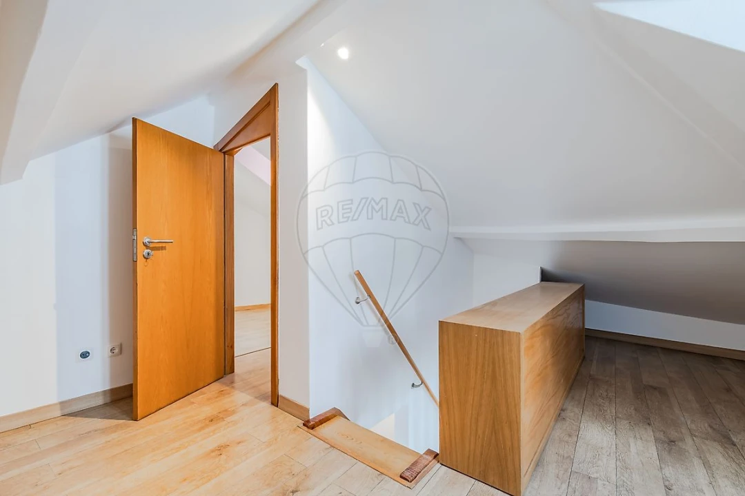Apartamento T2 para Arrendamento em Misericórdia Foto 5