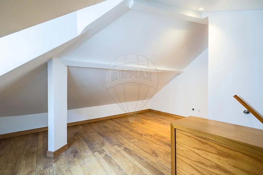 Apartamento T2 para Arrendamento em Misericórdia Foto 20