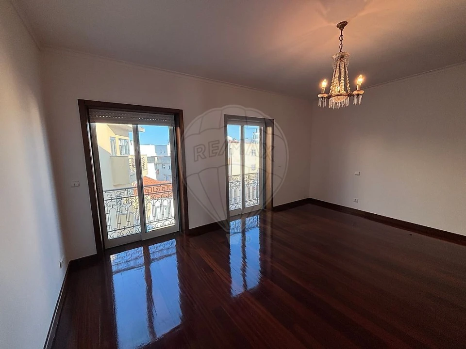 Apartamento T4 para Arrendamento em Ovar, São João, Arada e São Vicente de Pereira Jusã Foto 3