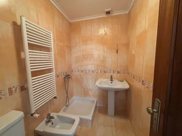 Apartamento T4 para Arrendamento em Ovar, São João, Arada e São Vicente de Pereira Jusã