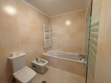 Apartamento T4 para Arrendamento em Ovar, São João, Arada e São Vicente de Pereira Jusã