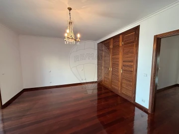 Apartamento T4 para Arrendamento em Ovar, São João, Arada e São Vicente de Pereira Jusã