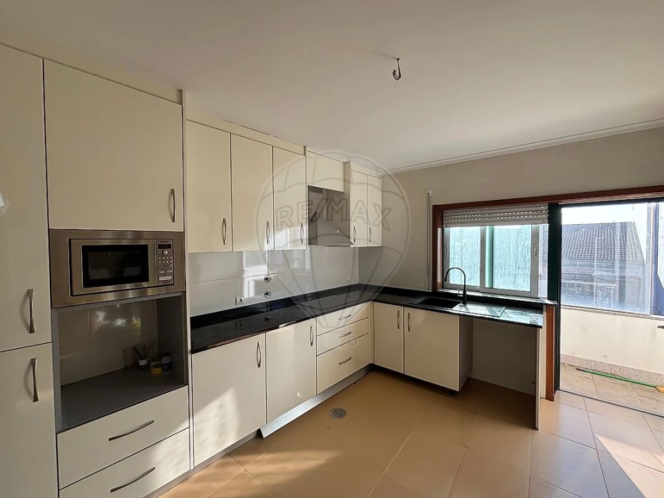Apartamento T4 para Arrendamento em Ovar, São João, Arada e São Vicente de Pereira Jusã Foto 22