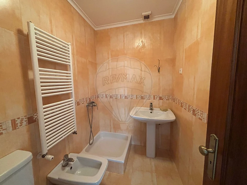 Apartamento T4 para Arrendamento em Ovar, São João, Arada e São Vicente de Pereira Jusã Foto 13