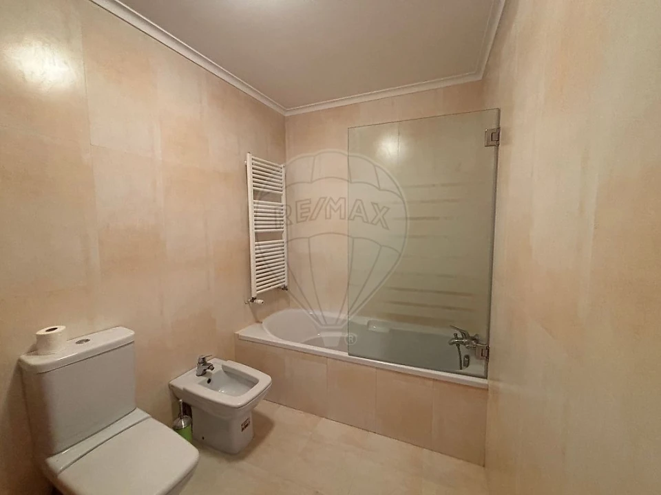 Apartamento T4 para Arrendamento em Ovar, São João, Arada e São Vicente de Pereira Jusã Foto 14