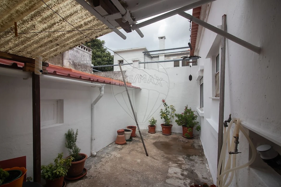 Moradia T2 para Venda em Carregado e Cadafais Foto 8