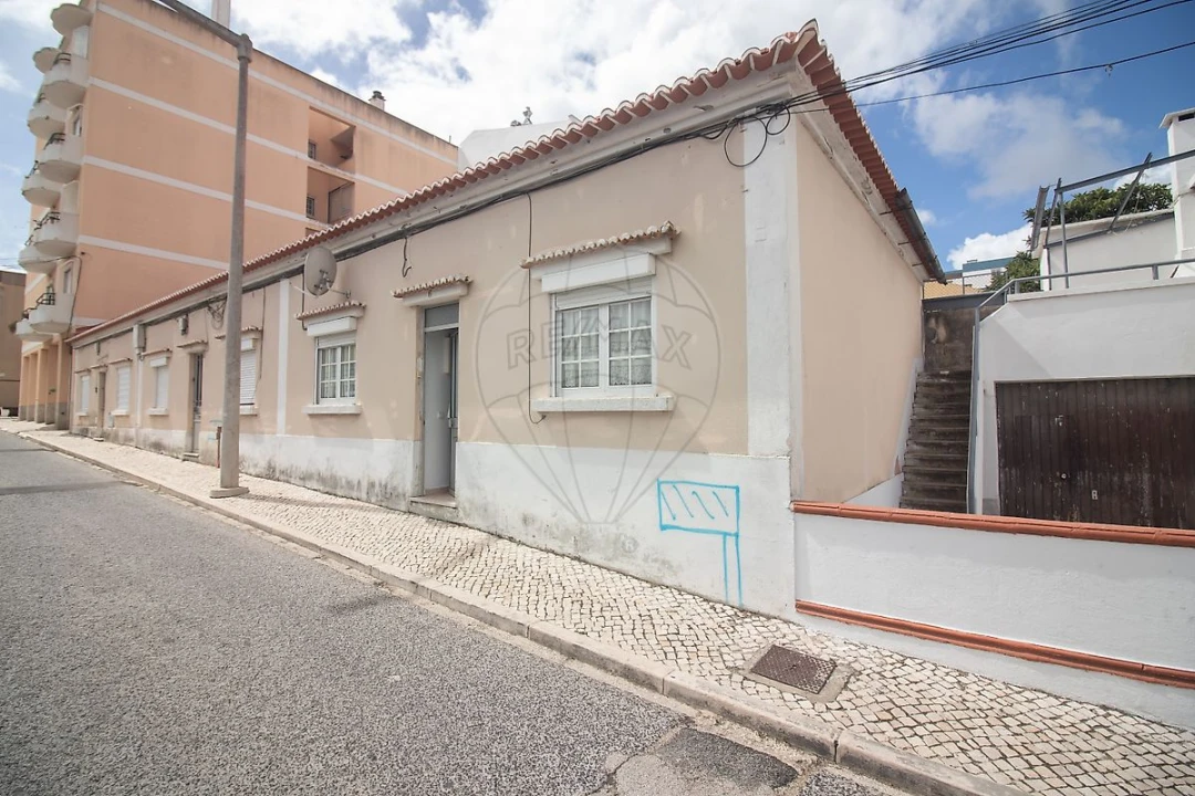 Moradia T2 para Venda em Carregado e Cadafais Foto 16