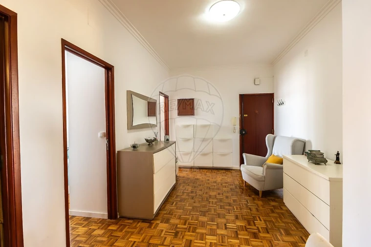 Apartamento T2 para Venda em Vila Franca de Xira Foto 3