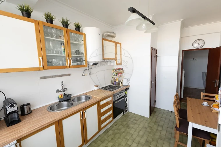 Apartamento T2 para Venda em Vila Franca de Xira Foto 12