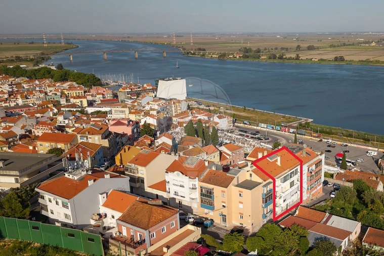 Apartamento T2 para Venda em Vila Franca de Xira Foto 16