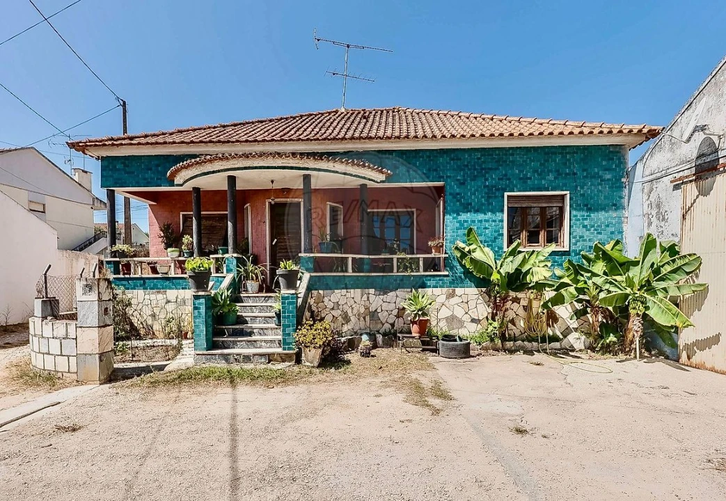 Moradia T4 para Venda em Alenquer (Santo Estêvão e Triana) Foto 1