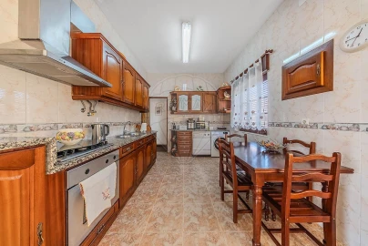 Moradia T4 para Venda em Alenquer (Santo Estêvão e Triana)