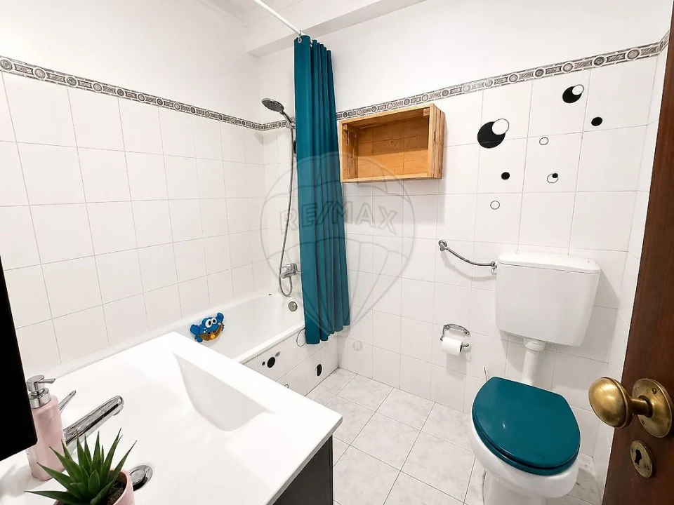 Apartamento T2 para Venda em Carregado e Cadafais Foto 12