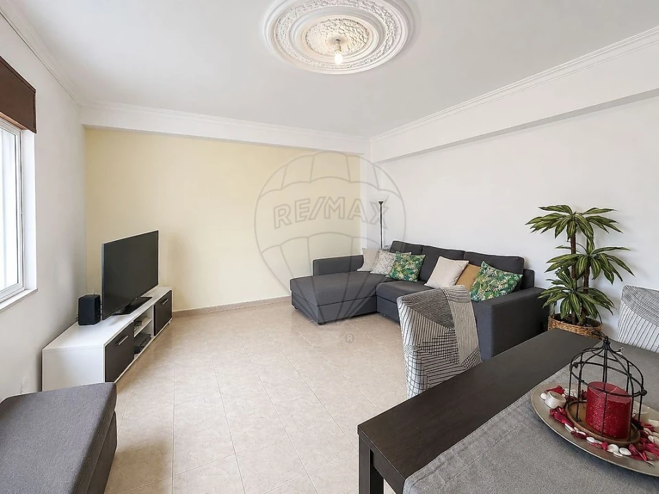 Apartamento T2 para Venda em Carregado e Cadafais Foto 1