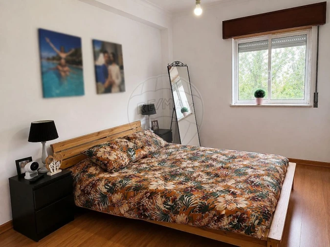 Apartamento T2 para Venda em Carregado e Cadafais Foto 7