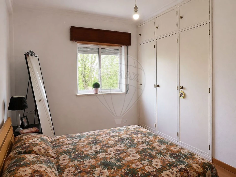 Apartamento T2 para Venda em Carregado e Cadafais Foto 8