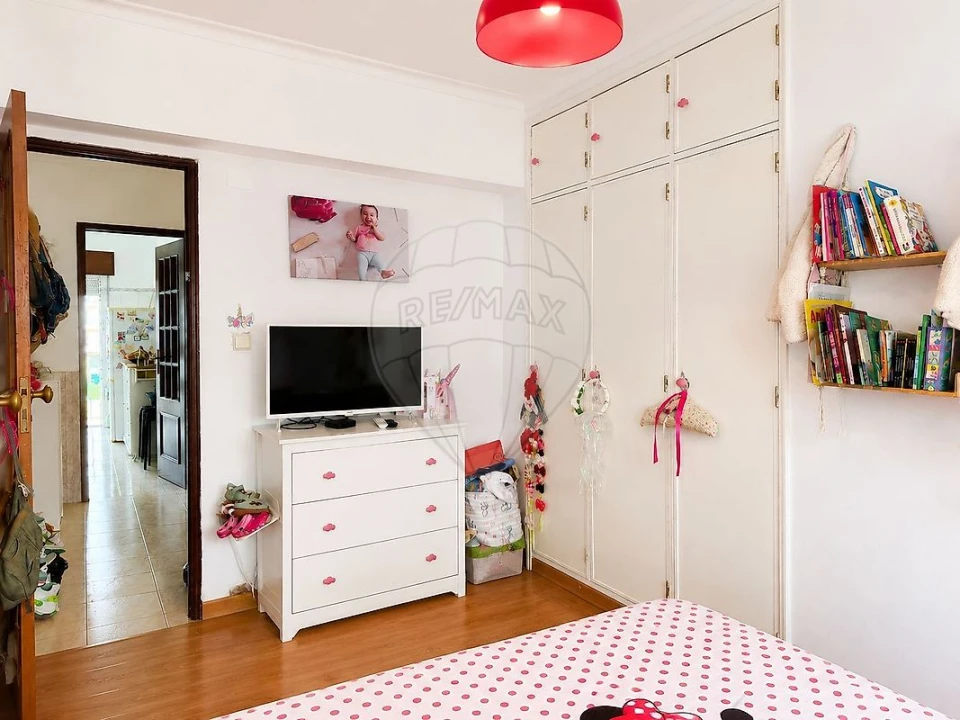 Apartamento T2 para Venda em Carregado e Cadafais Foto 6