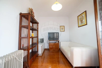 Apartamento T3 para Venda em Carregado e Cadafais