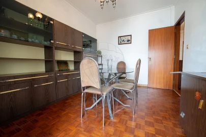 Apartamento T3 para Venda em Carregado e Cadafais