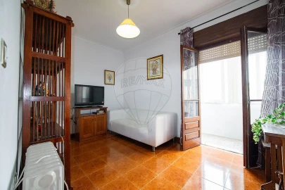Apartamento T3 para Venda em Carregado e Cadafais