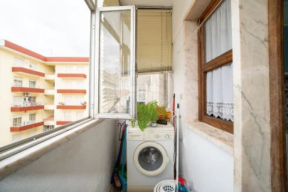 Apartamento T3 para Venda em Carregado e Cadafais