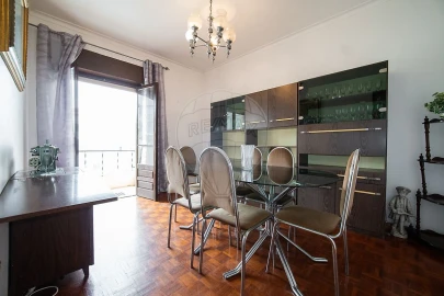Apartamento T3 para Venda em Carregado e Cadafais