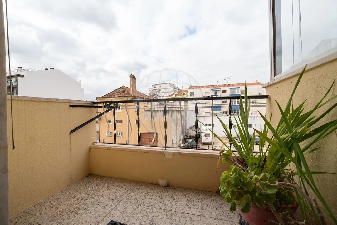 Apartamento T3 para Venda em Carregado e Cadafais Foto 23