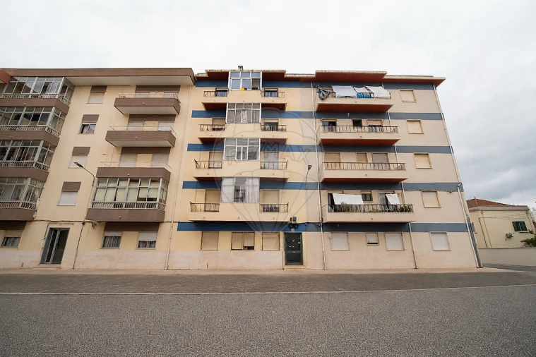 Apartamento T3 para Venda em Carregado e Cadafais Foto 26
