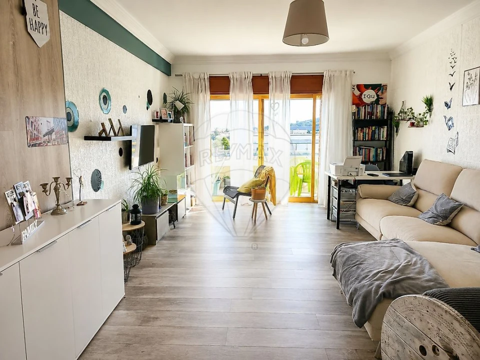 Apartamento T3 para Venda em Castanheira do Ribatejo e Cachoeiras Foto 2