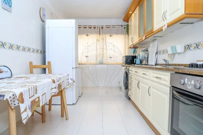 Apartamento T3 para Venda em Castanheira do Ribatejo e Cachoeiras