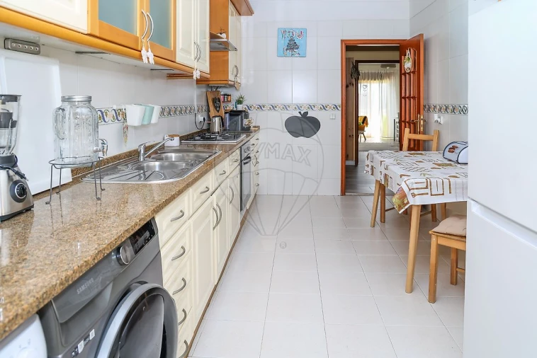 Apartamento T3 para Venda em Castanheira do Ribatejo e Cachoeiras Foto 5
