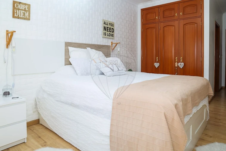 Apartamento T3 para Venda em Castanheira do Ribatejo e Cachoeiras Foto 31