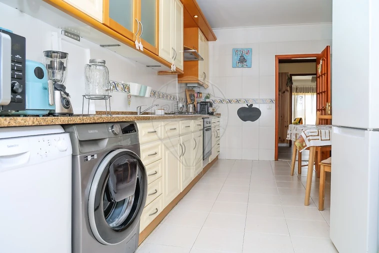 Apartamento T3 para Venda em Castanheira do Ribatejo e Cachoeiras Foto 4