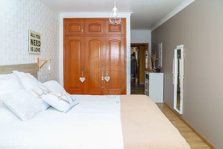 Apartamento T3 para Venda em Castanheira do Ribatejo e Cachoeiras Foto 33