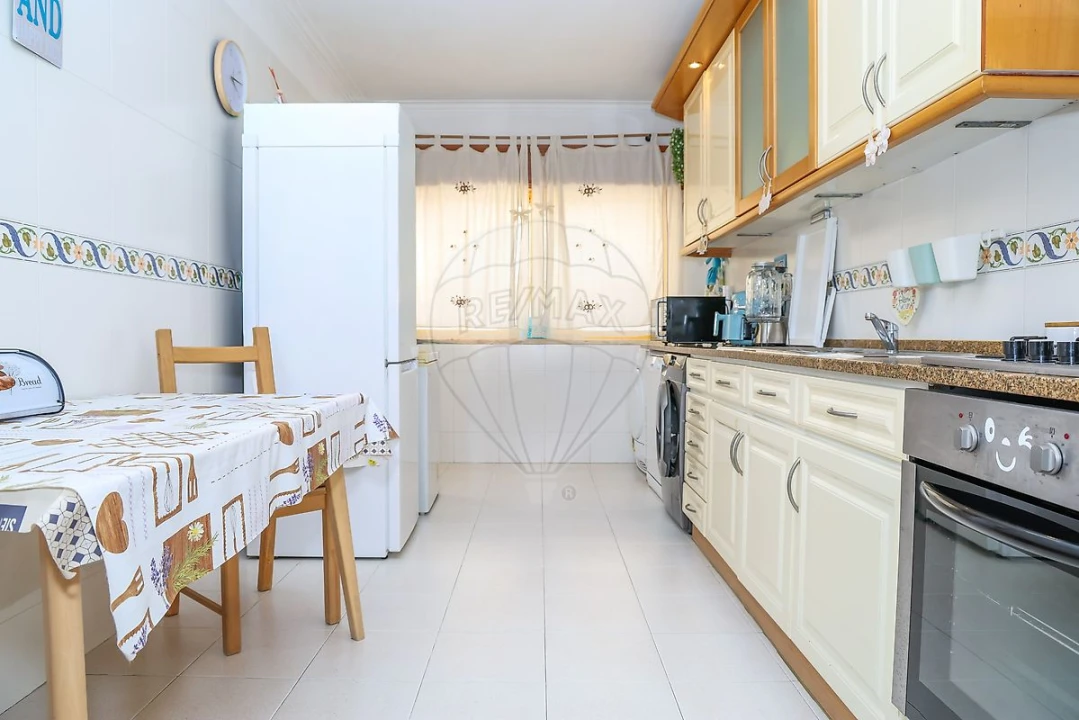Apartamento T3 para Venda em Castanheira do Ribatejo e Cachoeiras Foto 3