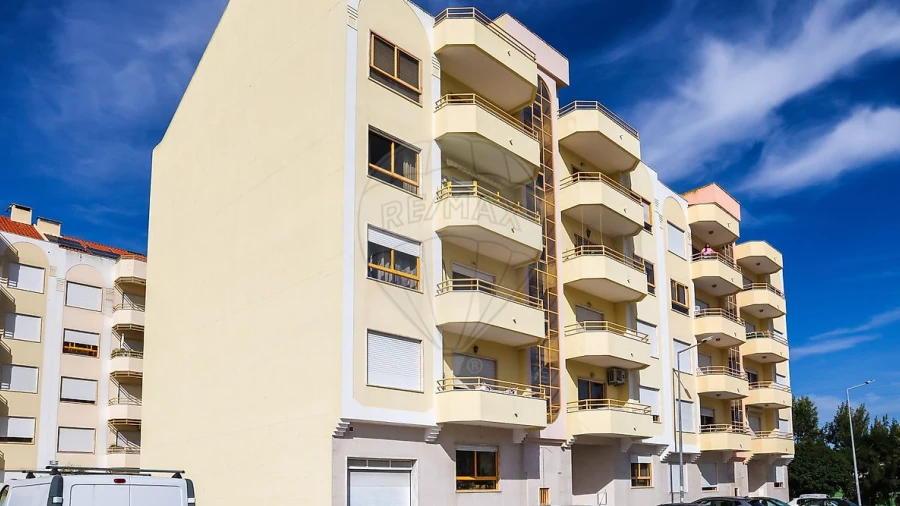 Apartamento T3 para Venda em Castanheira do Ribatejo e Cachoeiras