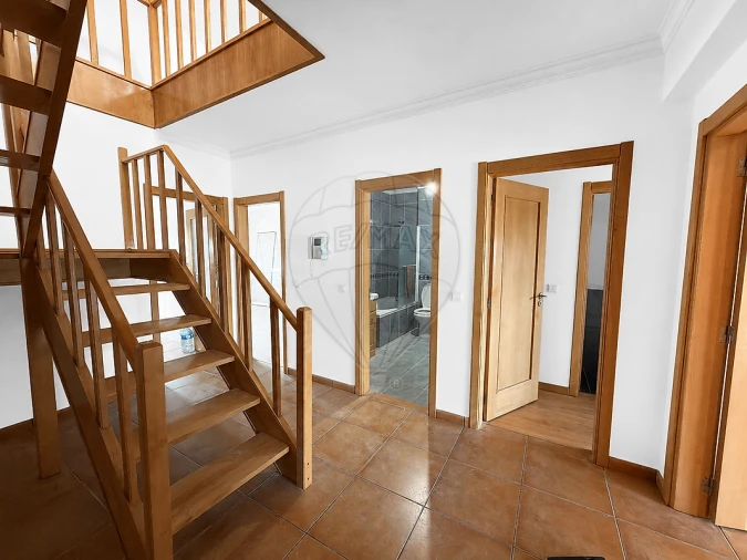 Apartamento T3 para Venda em Oiã Foto 3