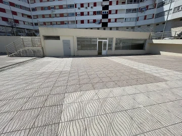 Loja para Arrendamento em Póvoa de Santa Iria e Forte da Casa