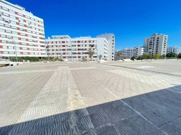 Loja para Arrendamento em Póvoa de Santa Iria e Forte da Casa