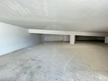 Loja para Arrendamento em Póvoa de Santa Iria e Forte da Casa
