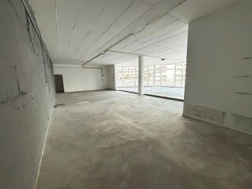 Loja para Venda em Póvoa de Santa Iria e Forte da Casa