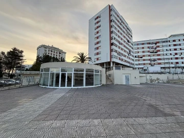 Loja para Venda em Póvoa de Santa Iria e Forte da Casa