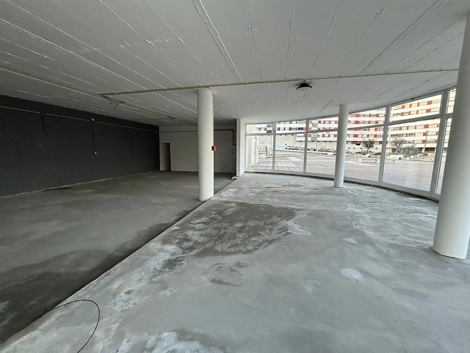 Loja para Venda em Póvoa de Santa Iria e Forte da Casa Foto 11